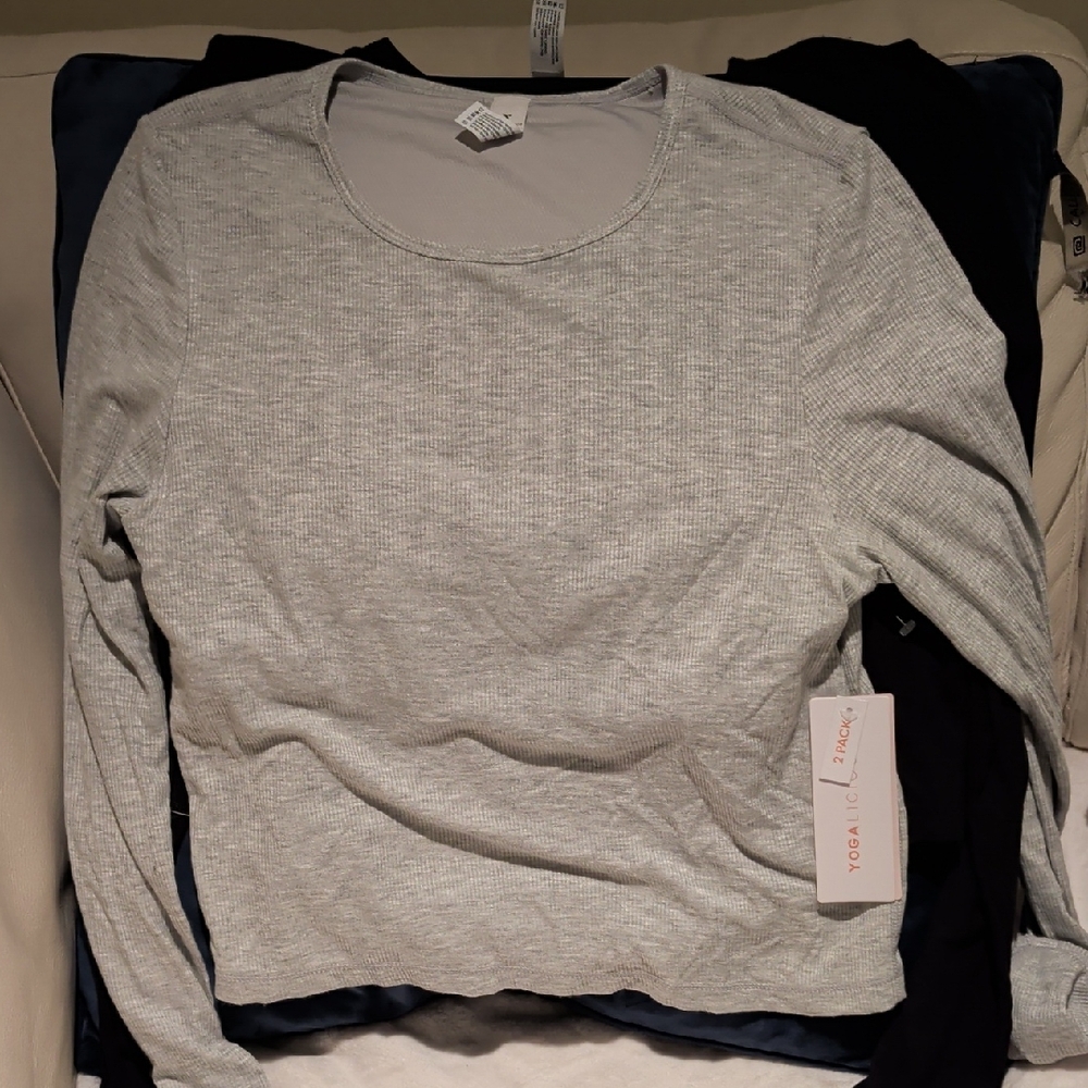 NWT  2 Pack Yogalicious Light Gray And Black Long Sleeve Tops